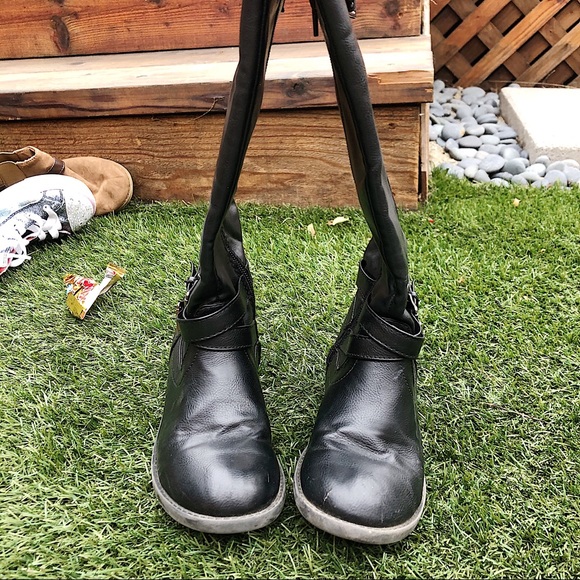 Soda Black buckled and zipper leather boots Size 1 - Picture 2 of 9